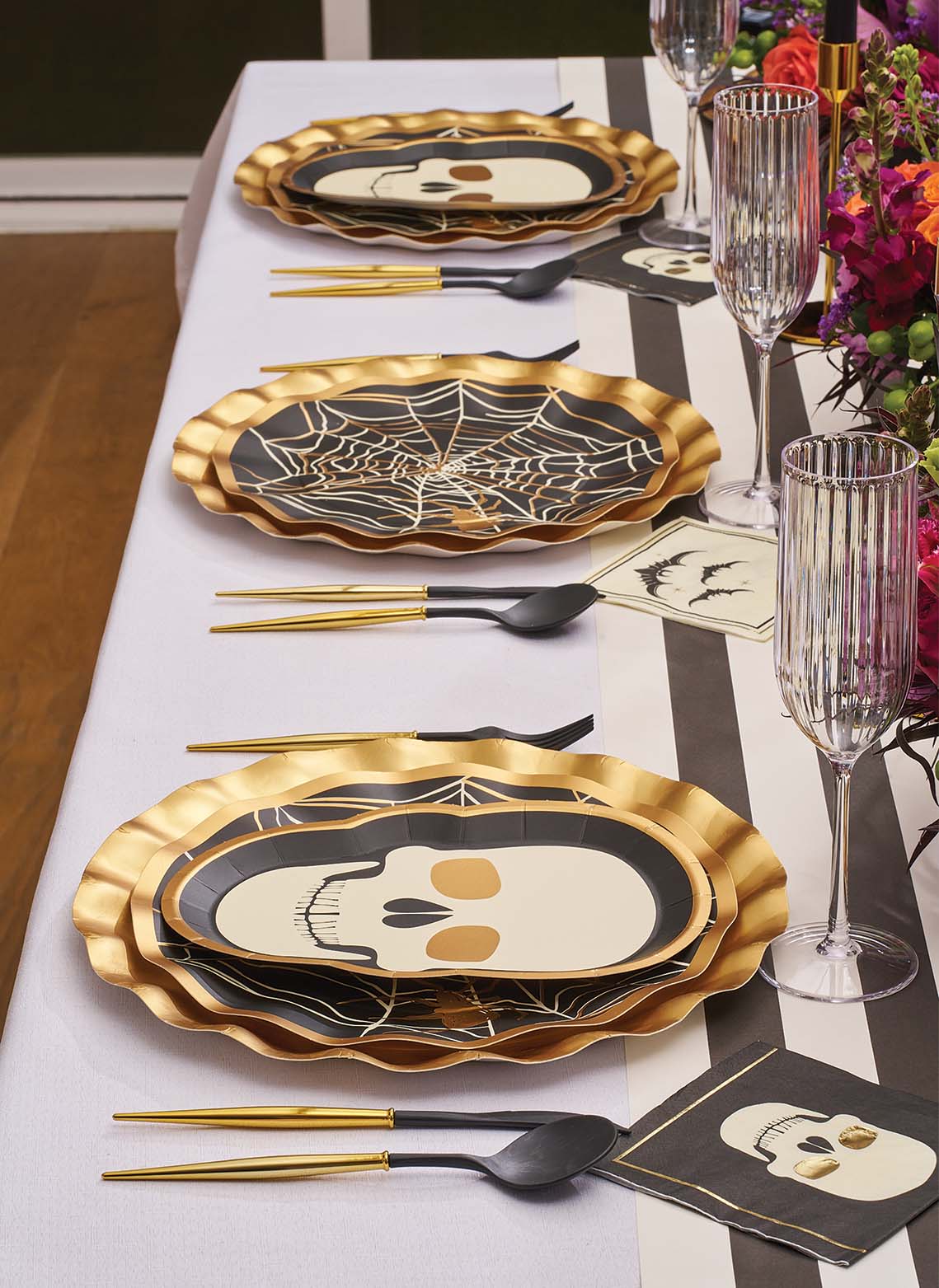 Black & Gold Bella Assorted Plastic Cutlery 24ct