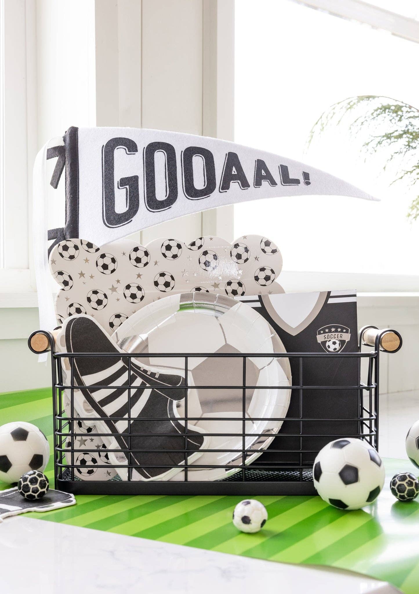 Soccer Ball 8in Plates 8ct