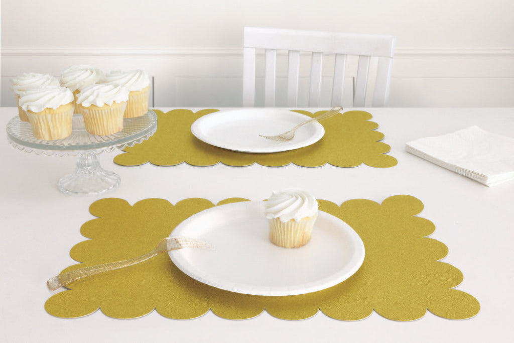 Gold Glitter Scalloped Plastic Placemats 8ct