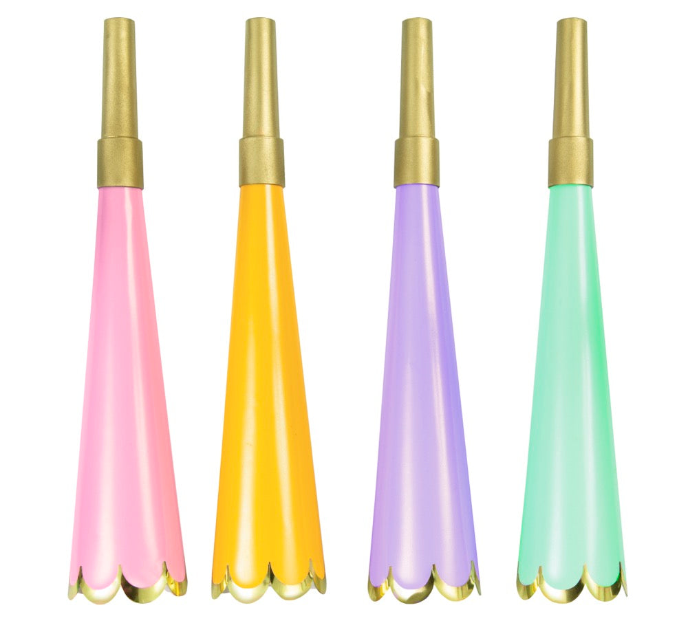 Colorful Foil Horns with Scalloped Edge 4ct