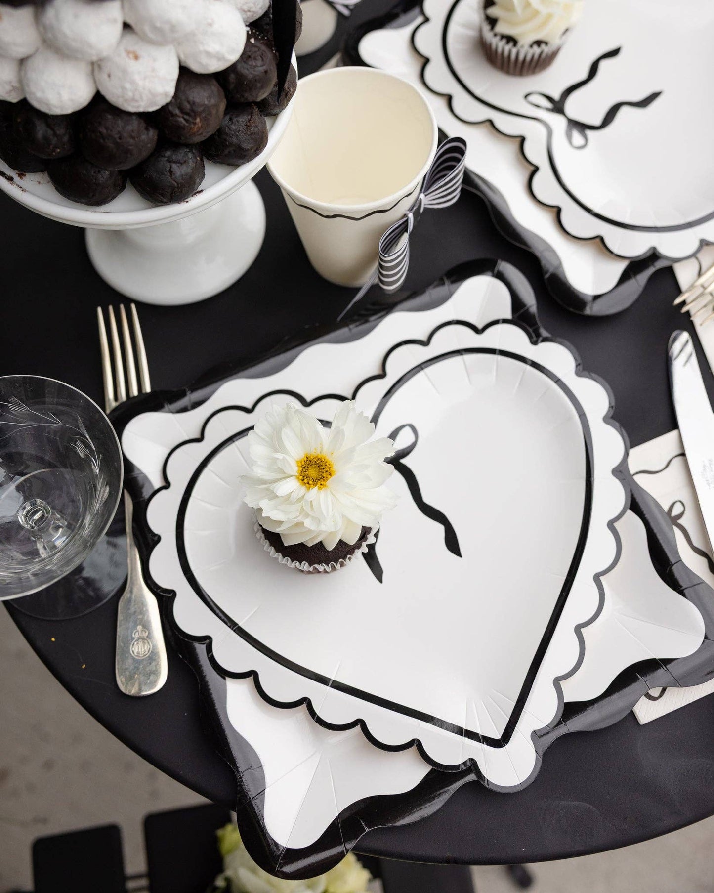 Cream and Black Scalloped Heart Shaped Plates 8ct