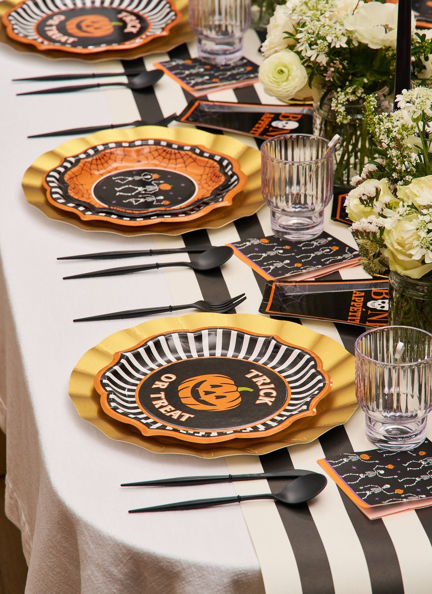 Haunted Halloween Dinner Plates/8pk