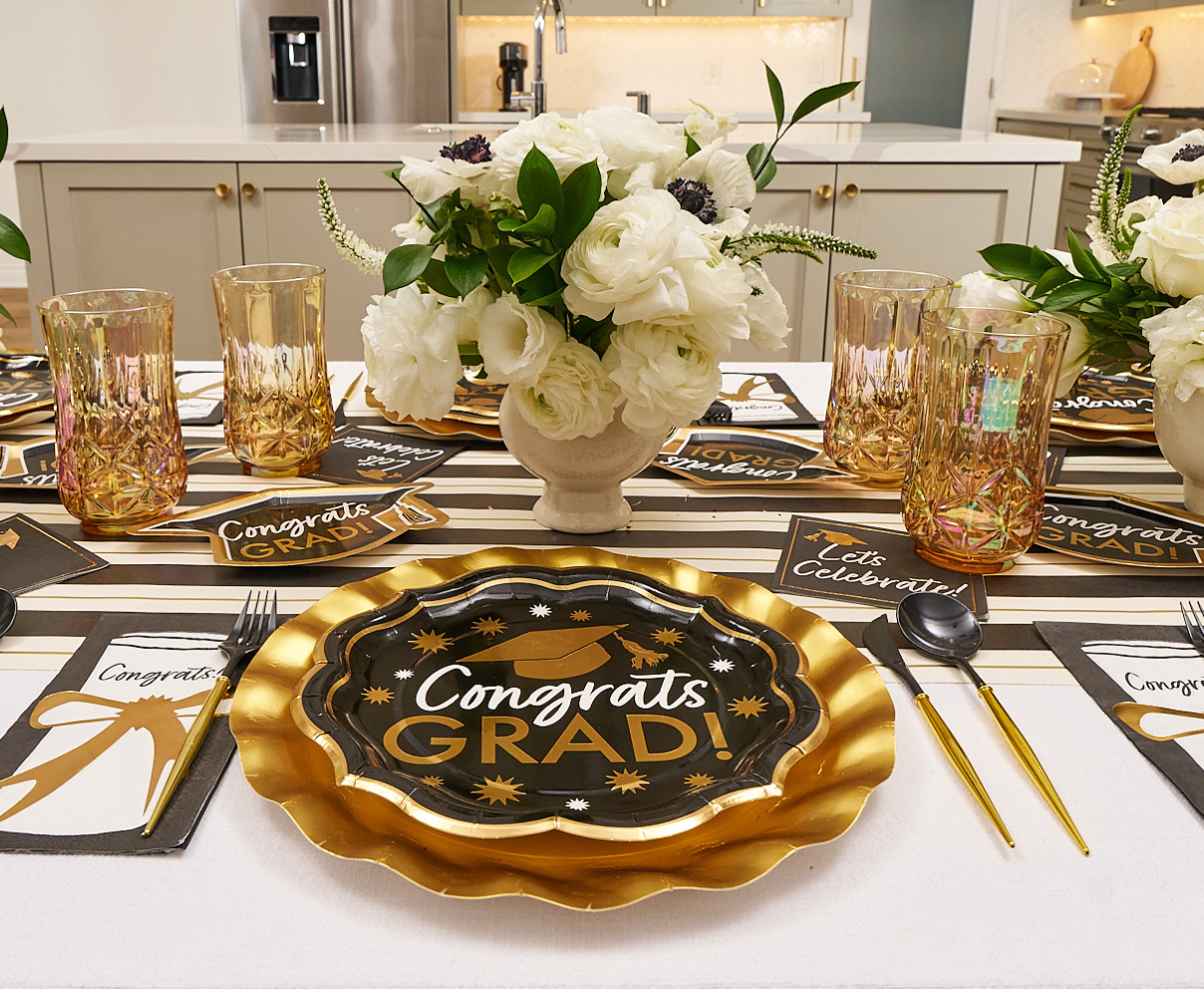 Classic Grad Dinner Plates/8pk
