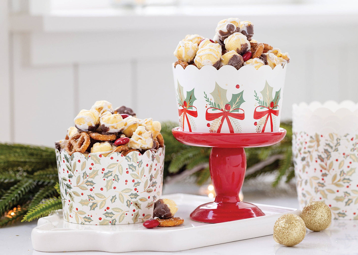 Foiled JUMBO Holly Bows 8 oz Baking Cups 40ct