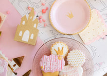 Princess Scalloped Cocktail Napkins 18ct