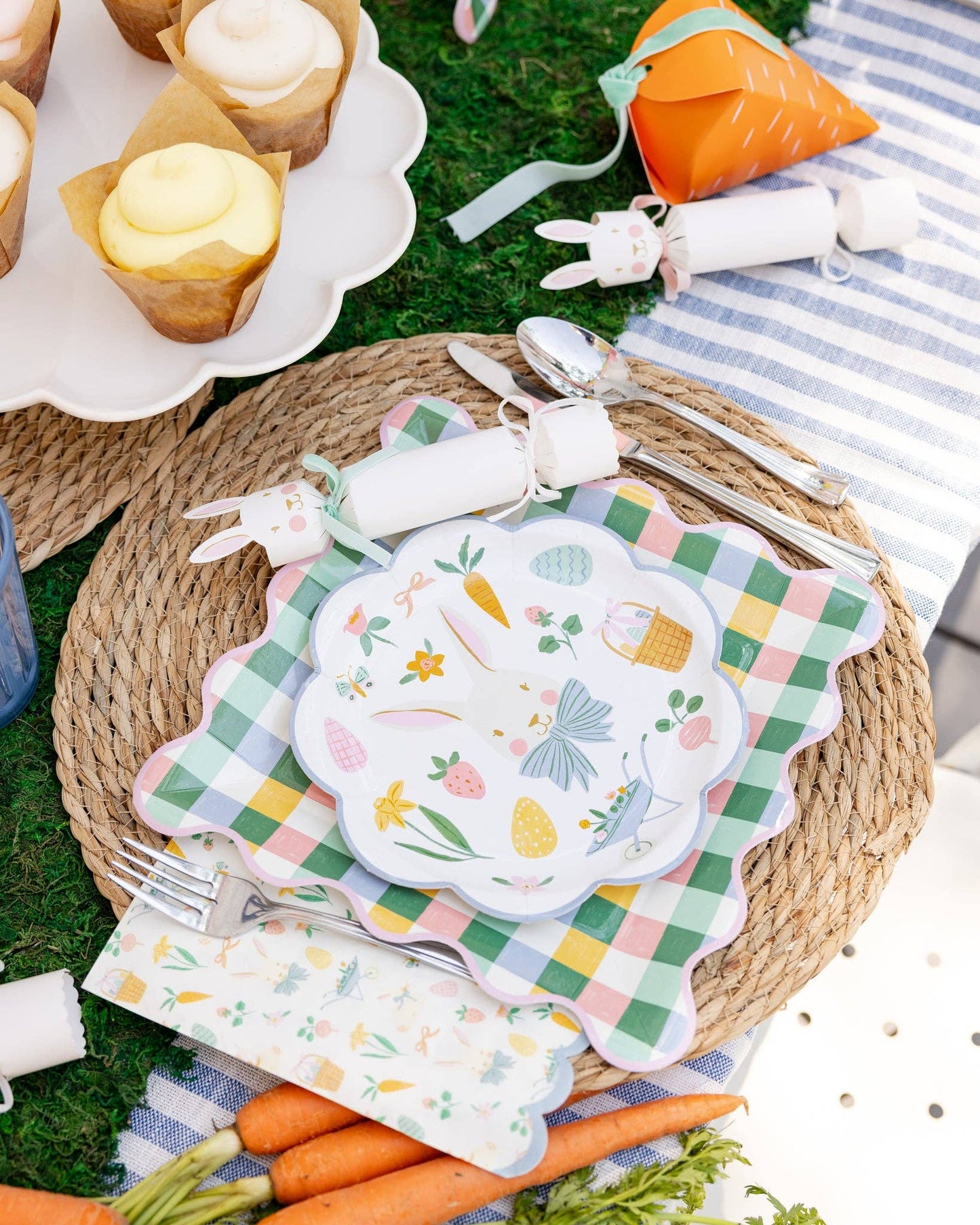 Easter Pattern Dinner Napkins 24ct