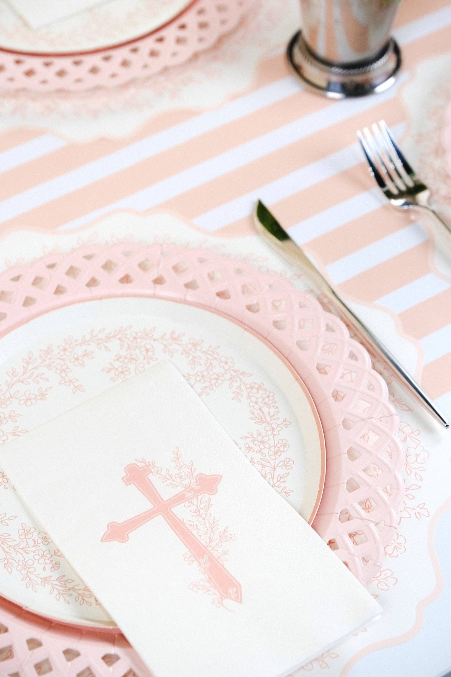 Pink Cross Floral Elegance Guest Towels 16ct
