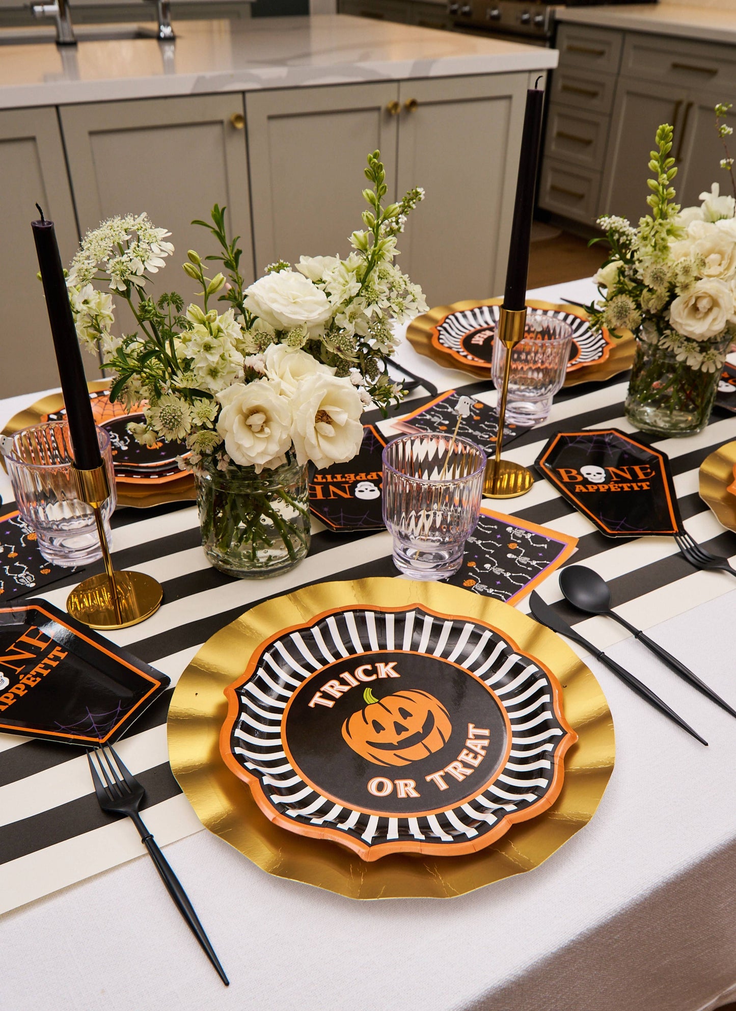 Haunted Halloween Dinner Plates/8pk