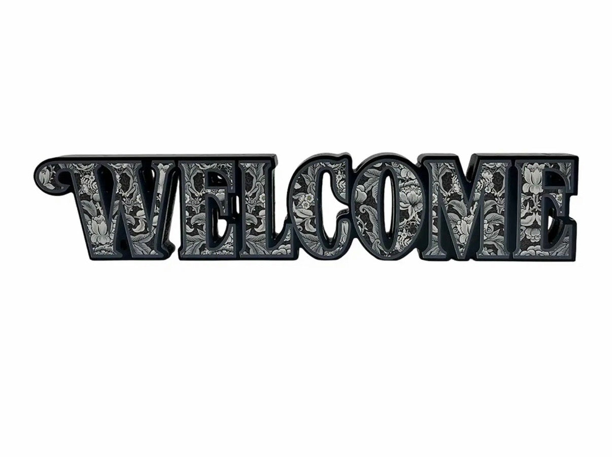 Spooky "welcome" wooden sign