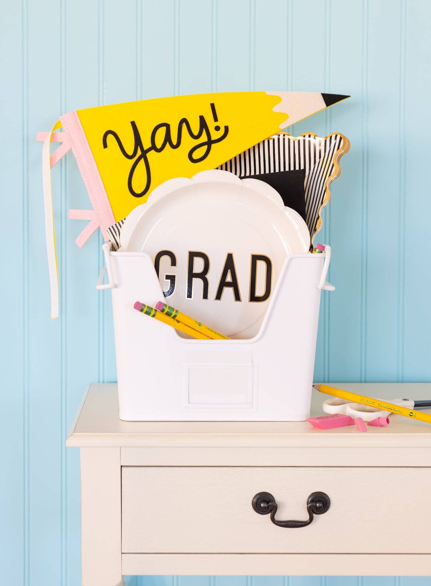 Grad Scalloped 10" Plates 8ct