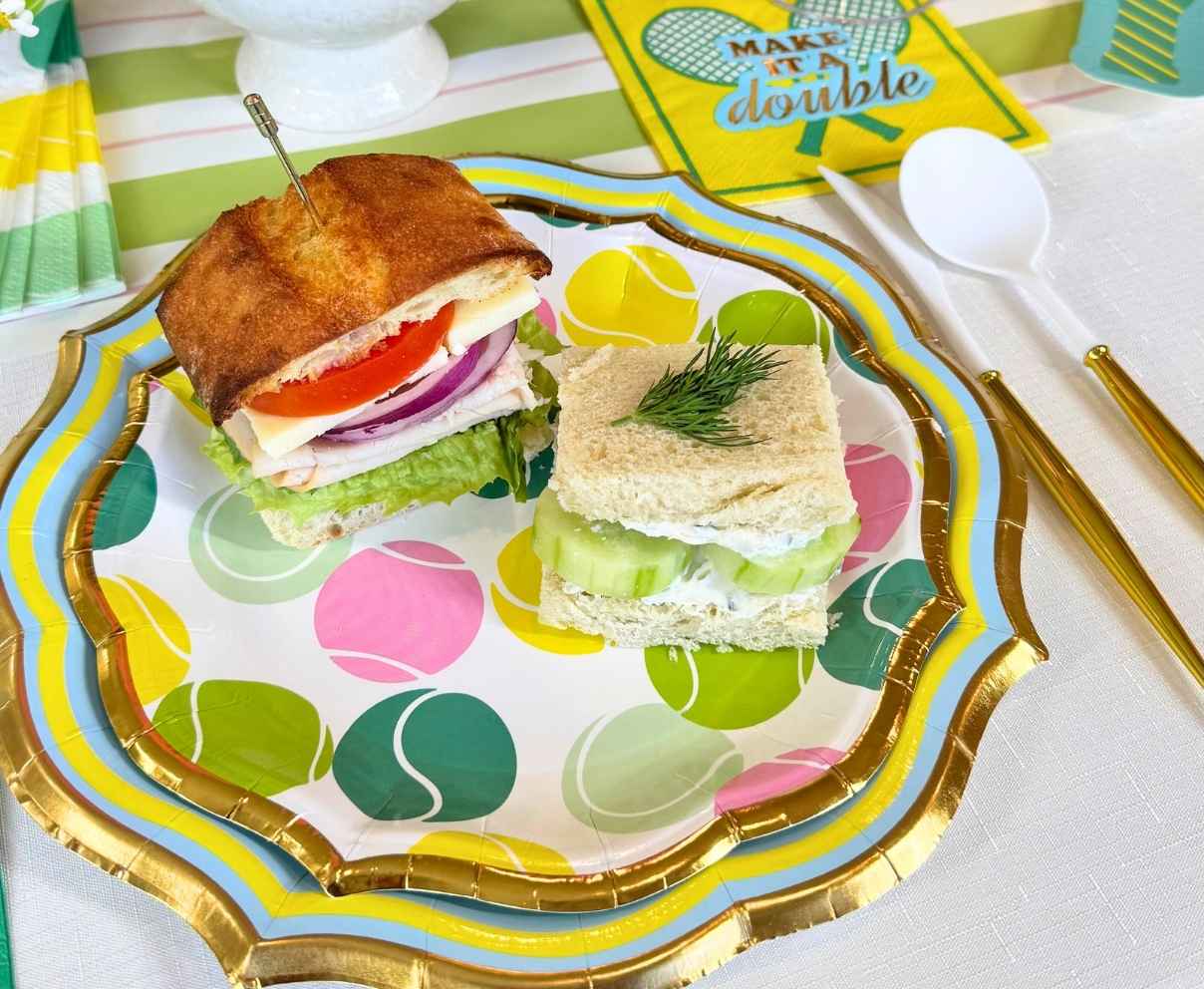 Tennis Love 10.5in Dinner Plates 8ct