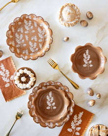 Acorns Scalloped Circle 9in Paper Plates 8ct