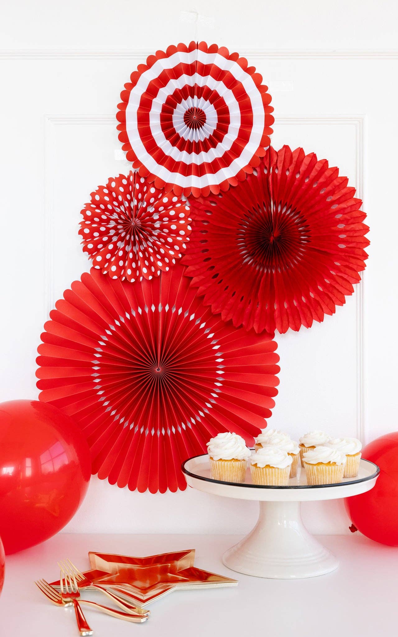 Red and White Basic Party Fan Set