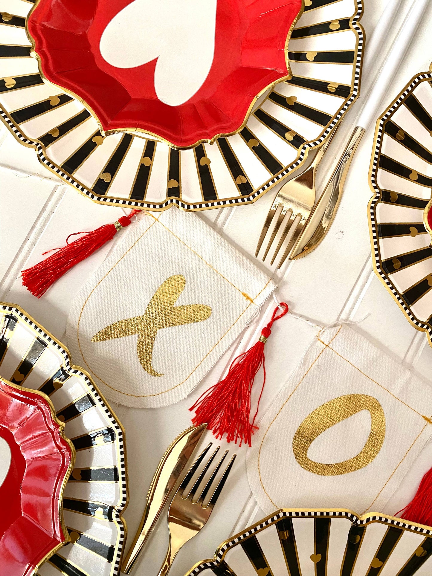 8 Love Dinner Plates